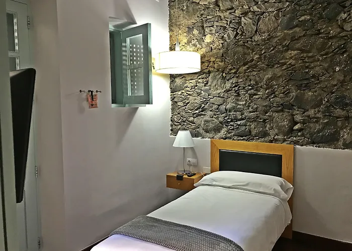 فندق Rural Triana 3*